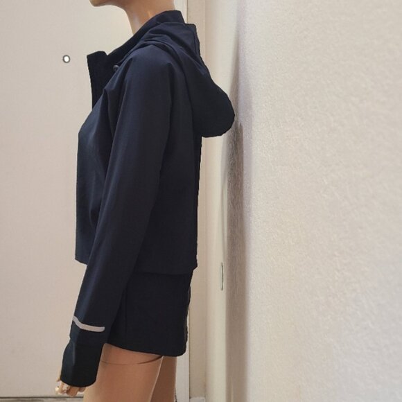 NEW! SWEATY BETTY FAST TRACK RUNNING JACKET HOODED REFLECTIVE STRETCH sz S - Picture 4 of 9